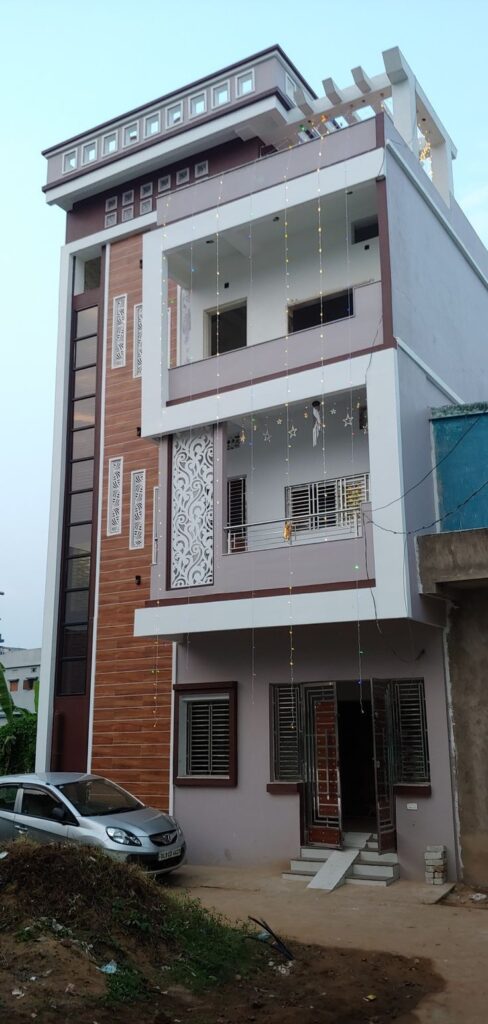 PLOT 5000SQFT HAI RENT PR DENA HAI 1 LAC PR MONTH